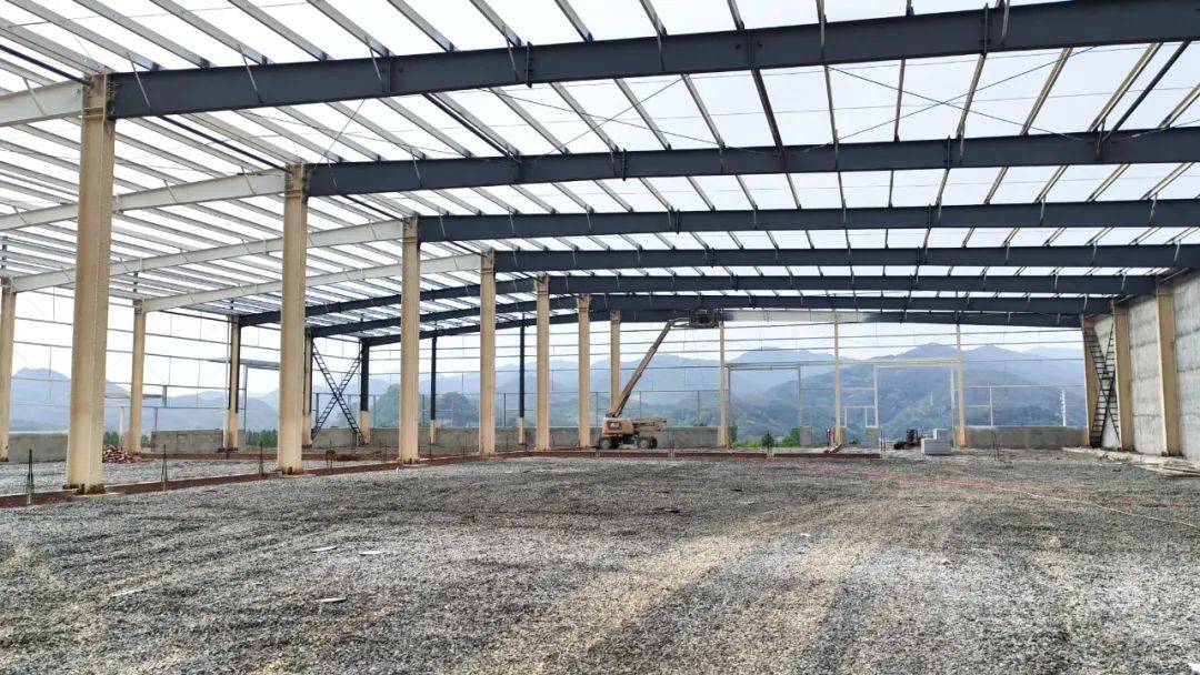 服務(wù)建支點(diǎn)，沖刺‘雙過半’丨竹溪茶產(chǎn)業(yè)超級(jí)工廠項(xiàng)目建設(shè)‘火力全開’